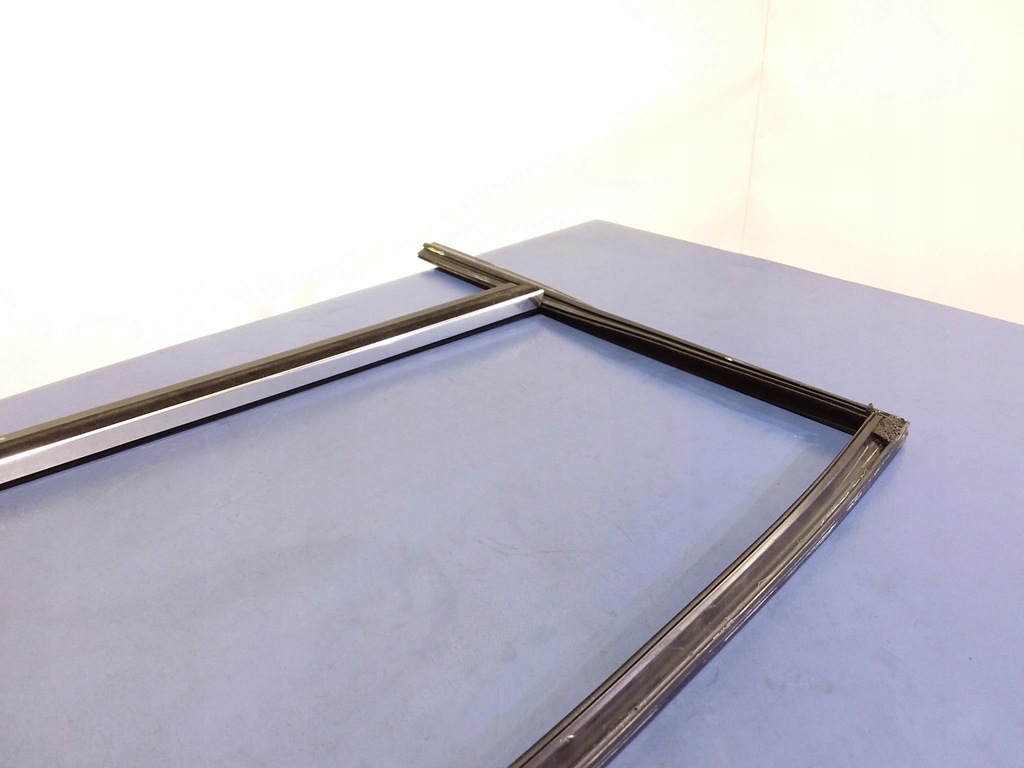 фото №6, Bmw 7 f02 молдинг прокладка стекло левая задняя 7206451