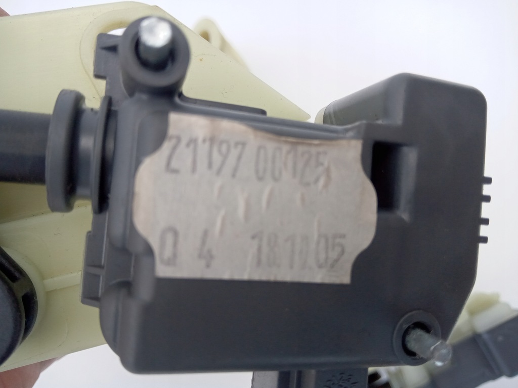 фото №6, Механизм моторчик подголовник задняя mercedes cls w219