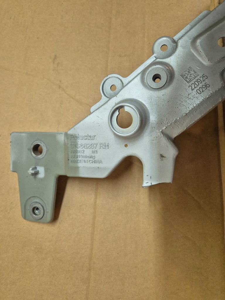 фото №2, Polestar ii 2 панель фари правий перед polestar ii оригінал