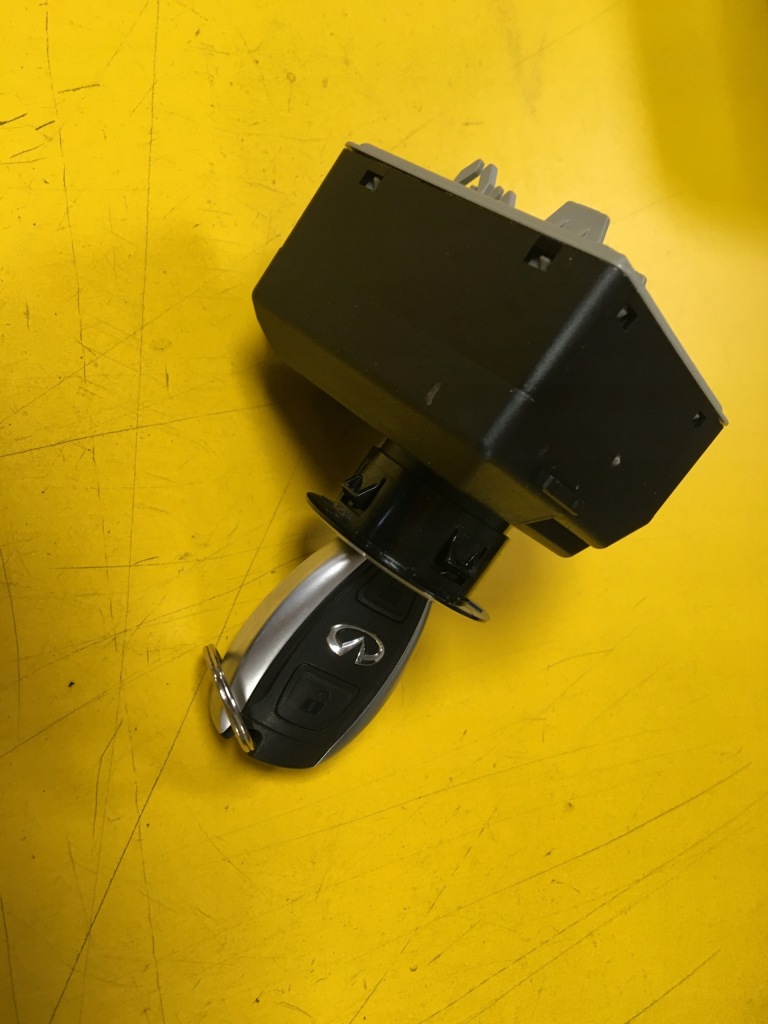 фото №1, Замок зажигания ключи модуль infiniti q30 pilot w246