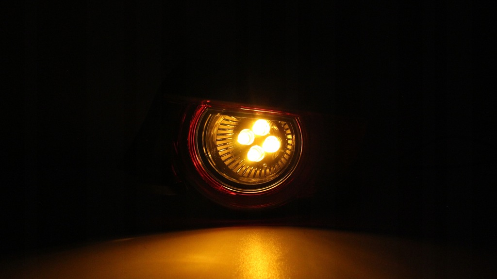 фото №3, Mazda 3 bp lift - лампа правая задняя led 2019+