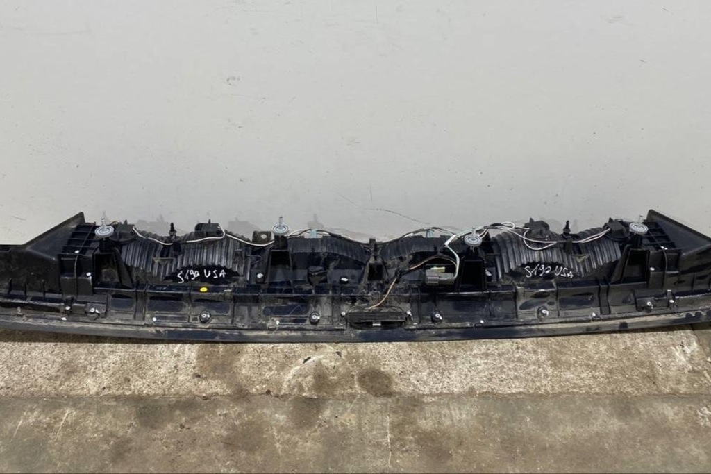 фото №9, Лампа права задня dodge challenger coupe 89wxp572 бензиновий 280kw 2014