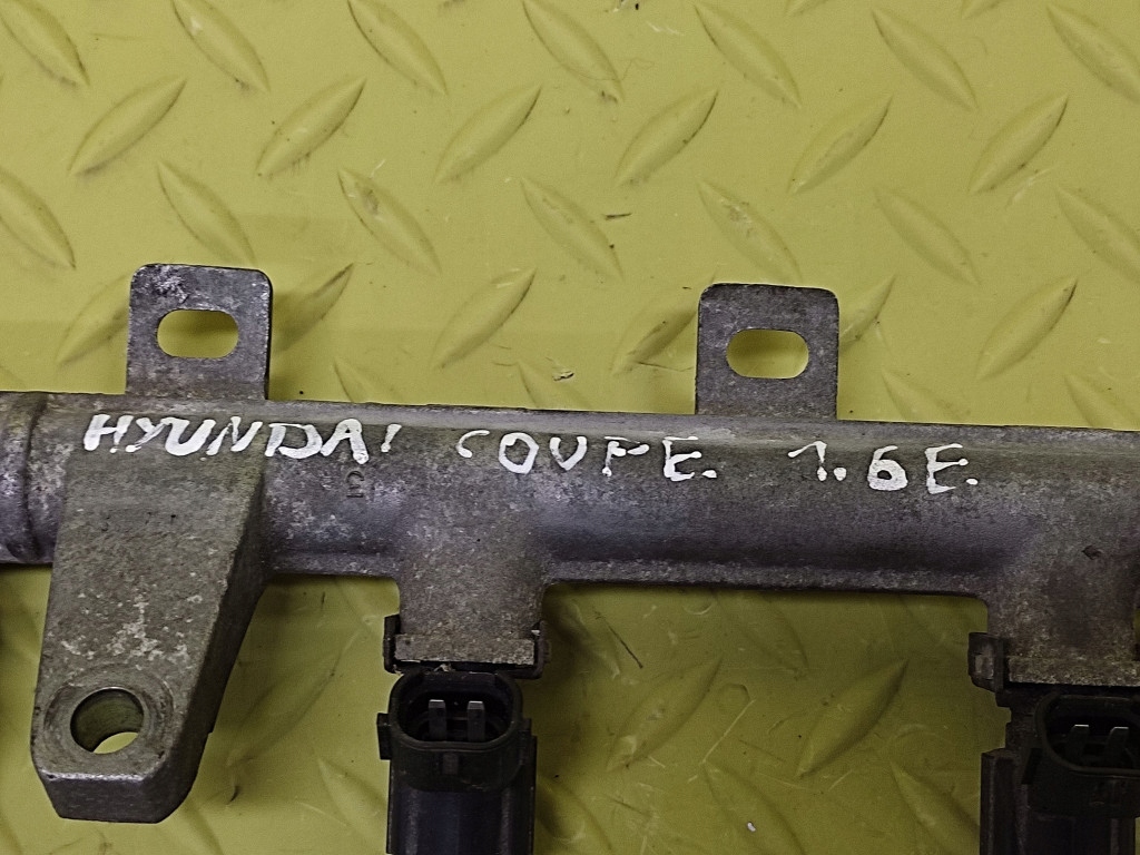 фото №7, Hyundai coupe 1.6 молдинг упорскування форсунки 3531022600
