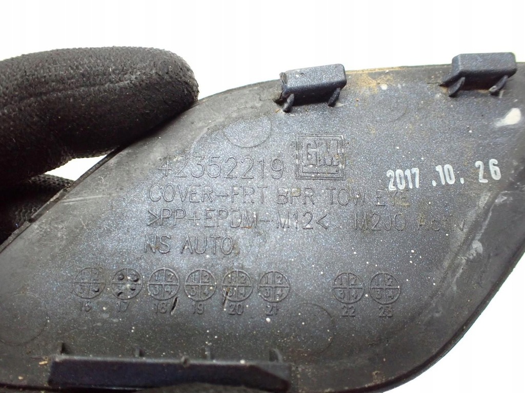 фото №3, Заглушка фаркоп бампера перед 42352219 opel karl rocks 18r