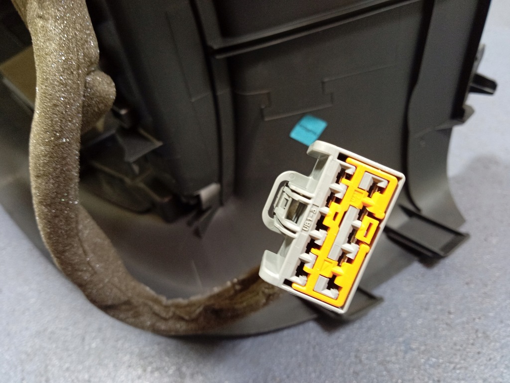 фото №7, Volvo v50 s40 ii туннель средний подлокотник