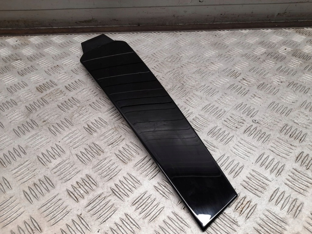 фото №6, Audi q8 2021 ліва сторона молдинг / прокладка скло двері передніх