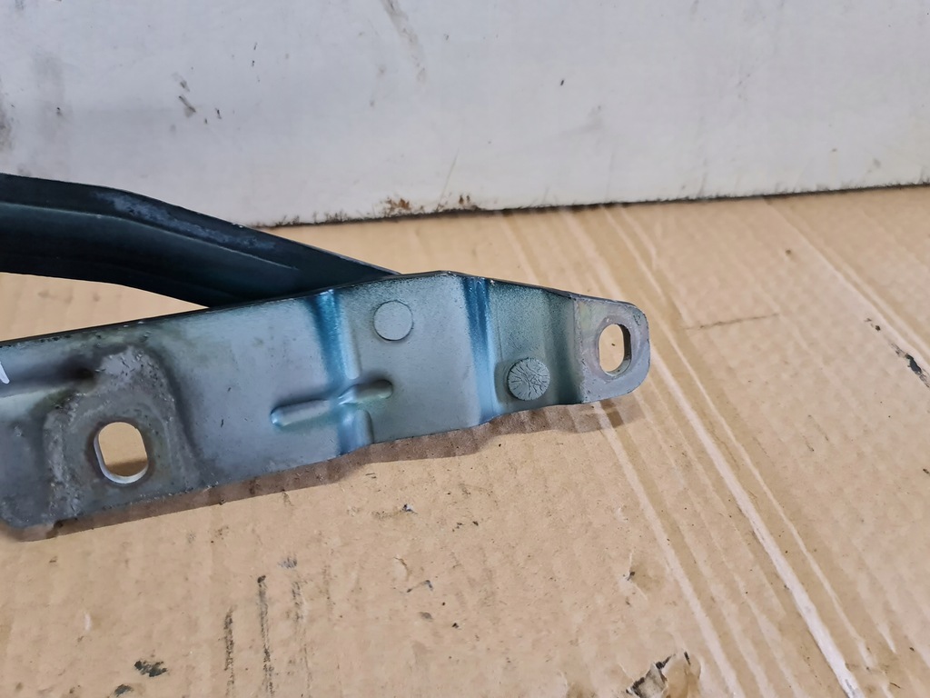 фото №5, Петля крышки багажника левый a8 d2 lz6h 4a5827499a