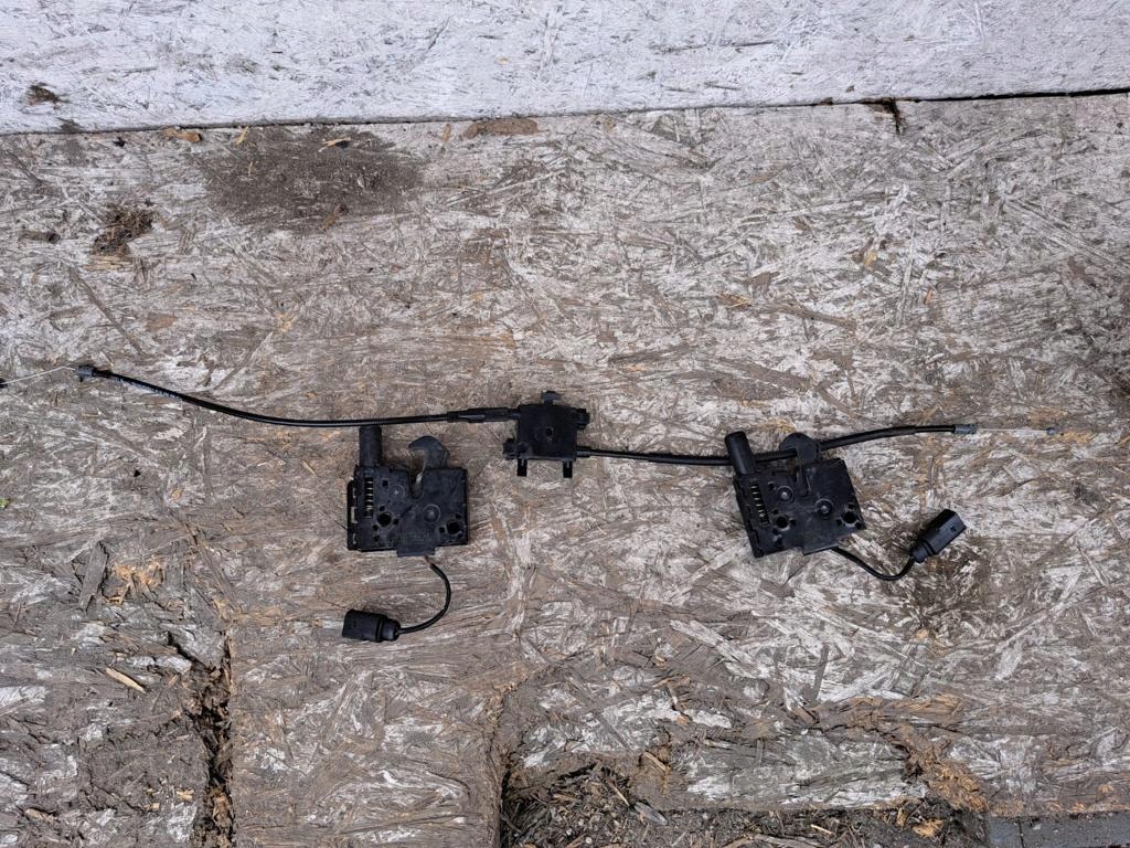 фото №2, Audi tt замки поперечина передний оригинал