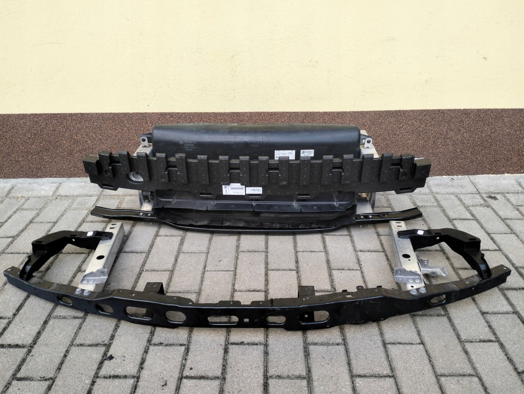фото №1, Pas передний усилитель bmw i3 lift lci