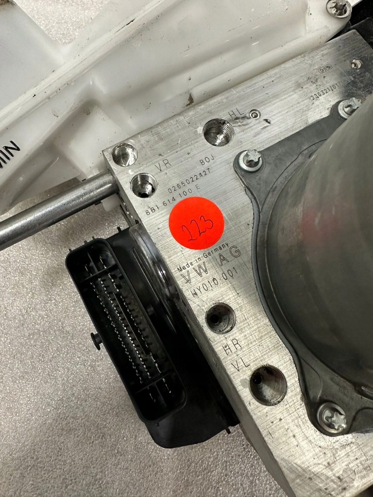 Насос abs audi 8b1614100e Оригинал