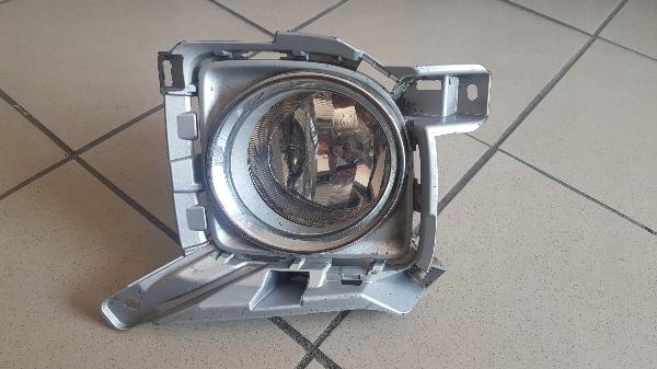 фото №1, Toyota land cruiser 200 противотуманная фара правый