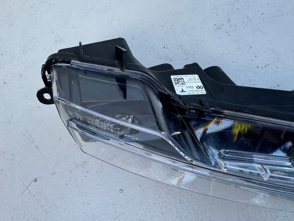 фото №11, Tesla model 3 y 17r- лампа противотуманная фара правый перед передний 1507933-00