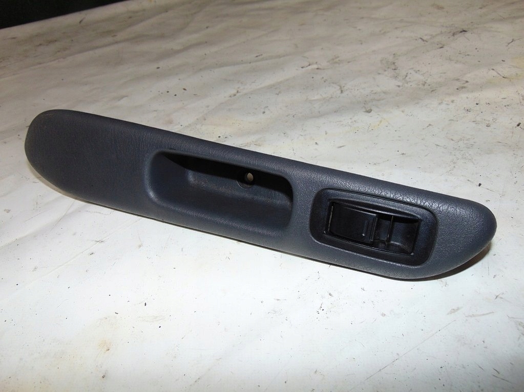 фото №9, Toyota avensis t22 00r панель переключатель левый задняя