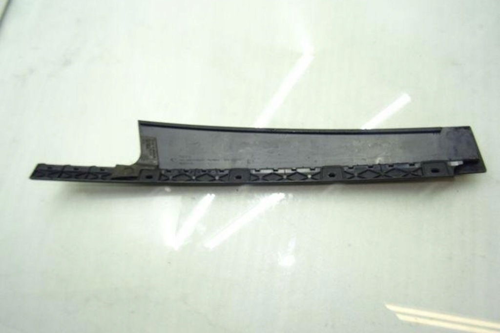 Молдинг уплотнитель задних правых дверь bmw 3 touring f31 7258308 2.0l Киев