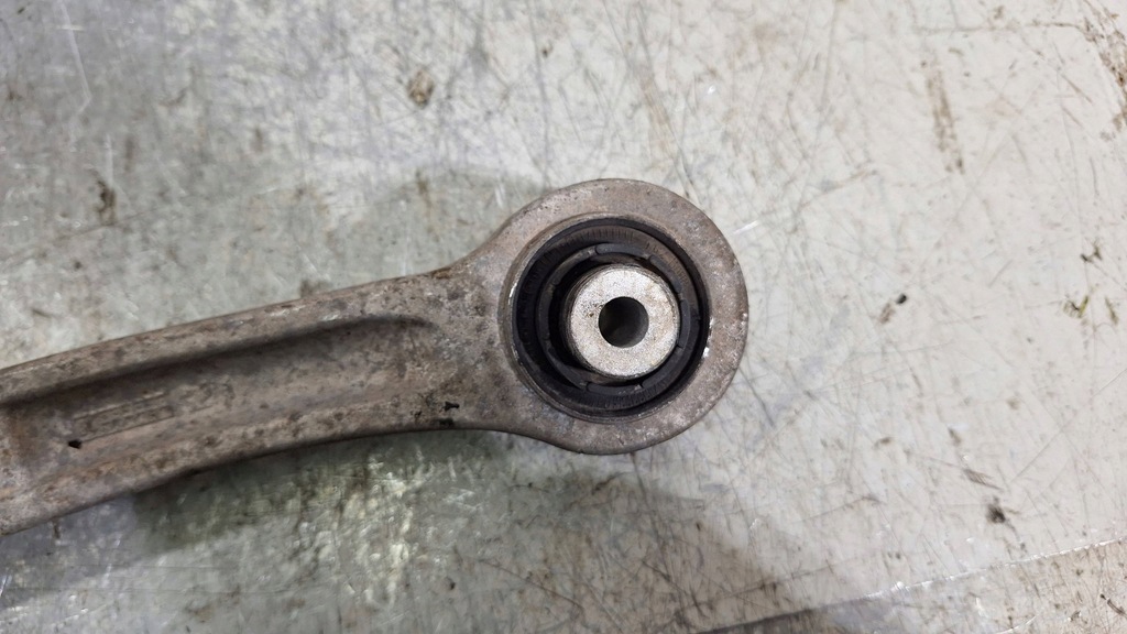 фото №6, Важіль передній лівий нижній перед 4f0407151a audi a6 c6