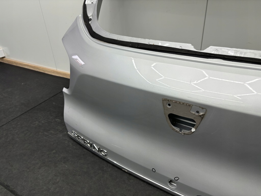 Dacia spring кришка багажника багажника задній задня Оригінал