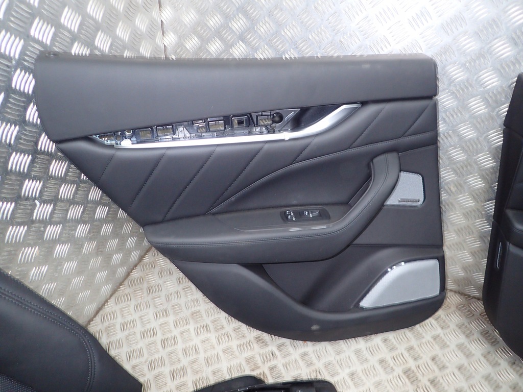 фото №8, Maserati levante сидіння оббивка шкіра обшивки тунель підігрів вентильовані n16