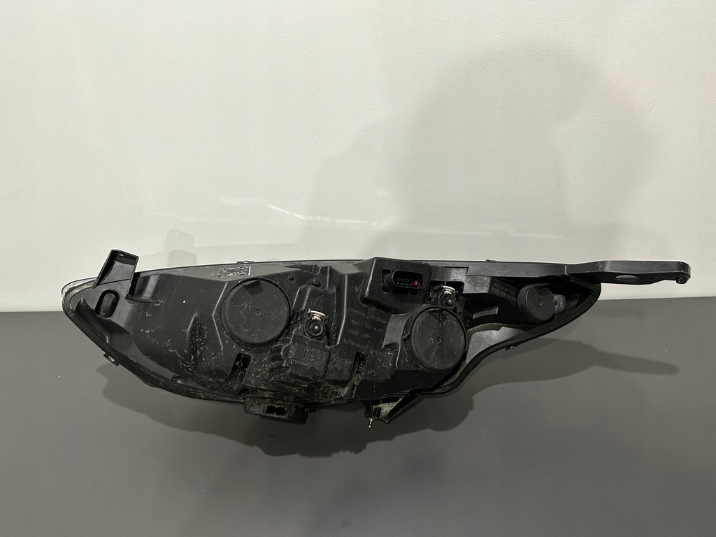фото №12, Ford b-max лампа правая europa av11-13w029-ae