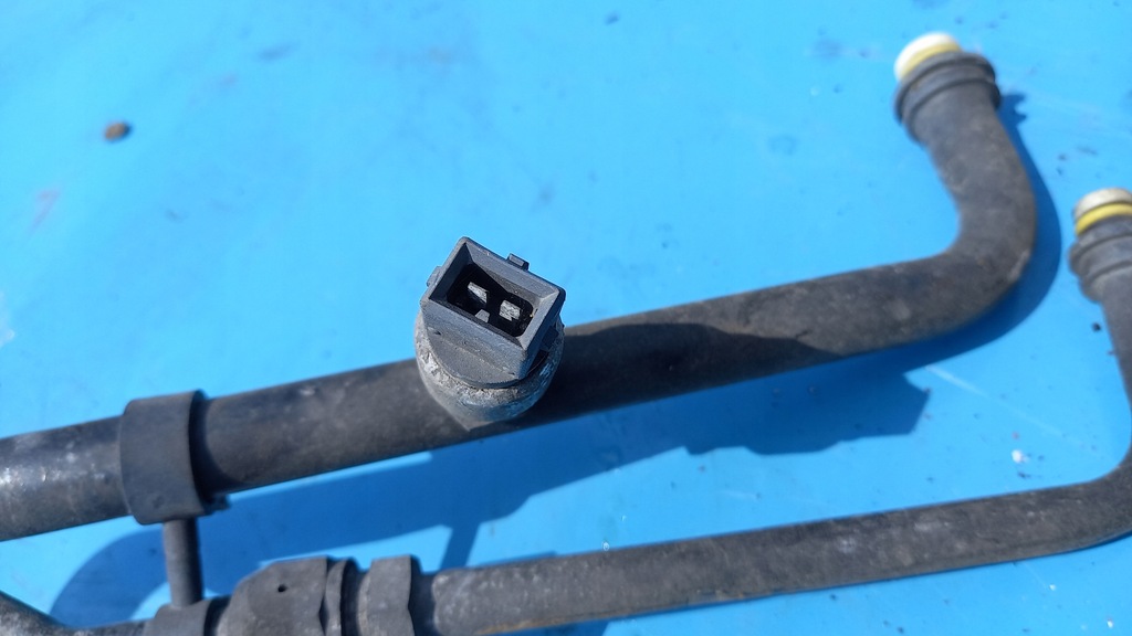 фото №5, Шланг кондиционера volvo v50 2.0 4n5h-19a834-bk