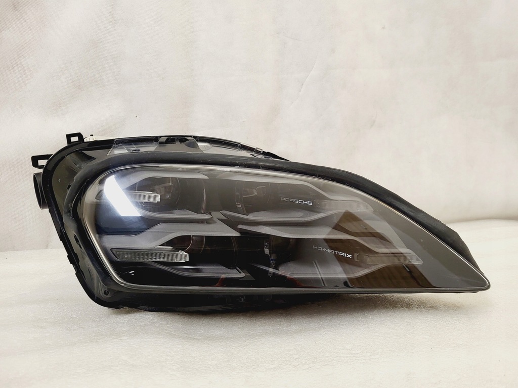 фото №1, Porsche taycan lift full led matrix 9j1941060ad