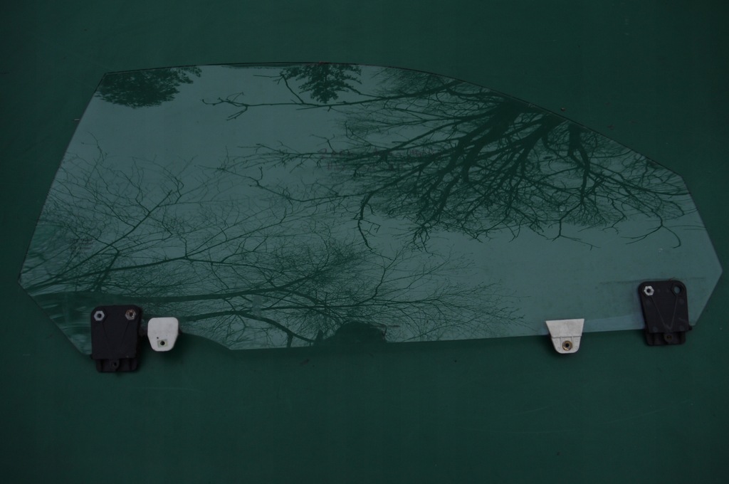 фото №1, Стекло направляющая aston martin dbs db9 virage