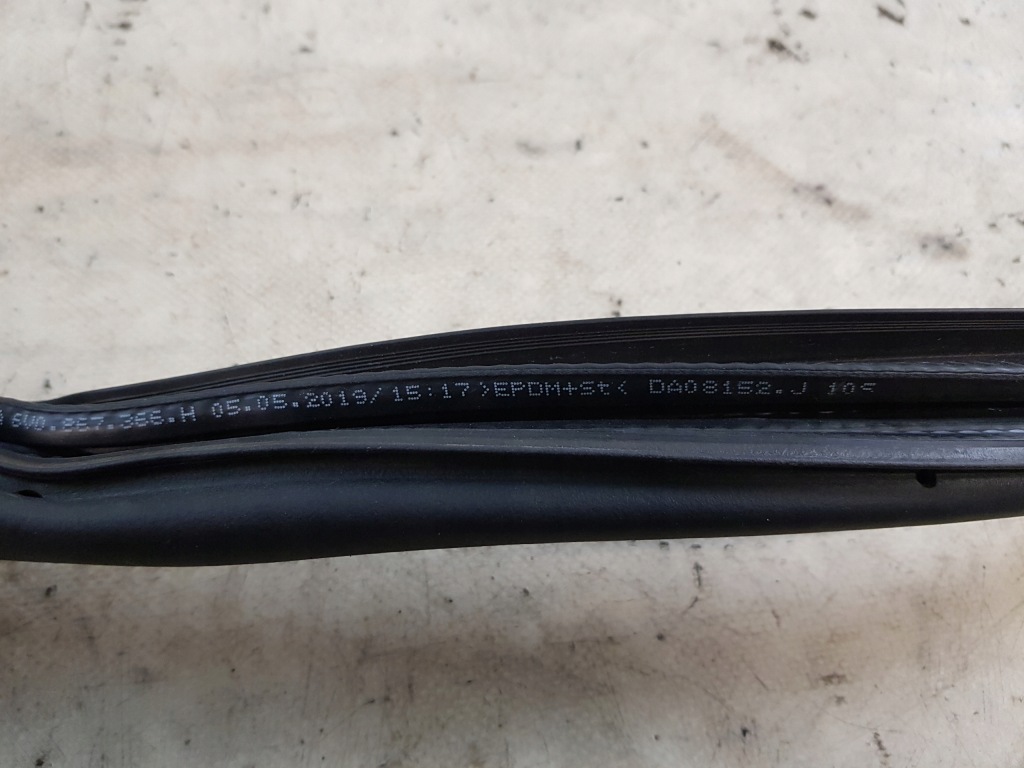 фото №6, Прокладка двері правий перед skoda fabia iii kombi 19r. 6v0867366h