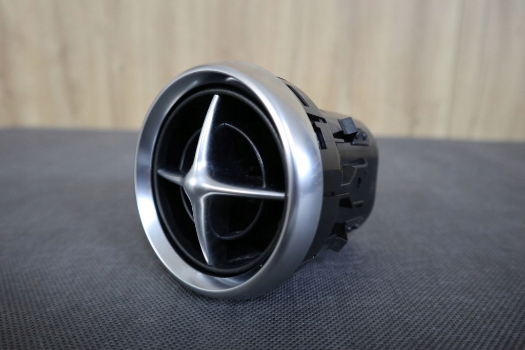 фото №1, Mercedes slk r172 решётка обдув консоли боковая a1728300154