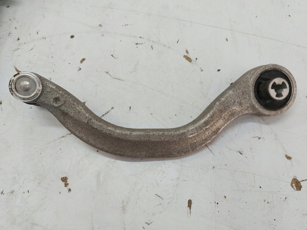 фото №1, Tesla model y 2024r, рычаг правый перед