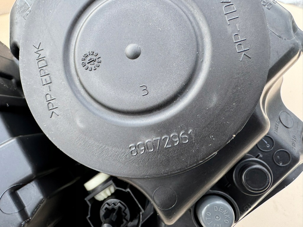 Toyota auris 2 2 рестайлинг  15-18r фара левая левый перед full led 81150-02k60 Оригинал