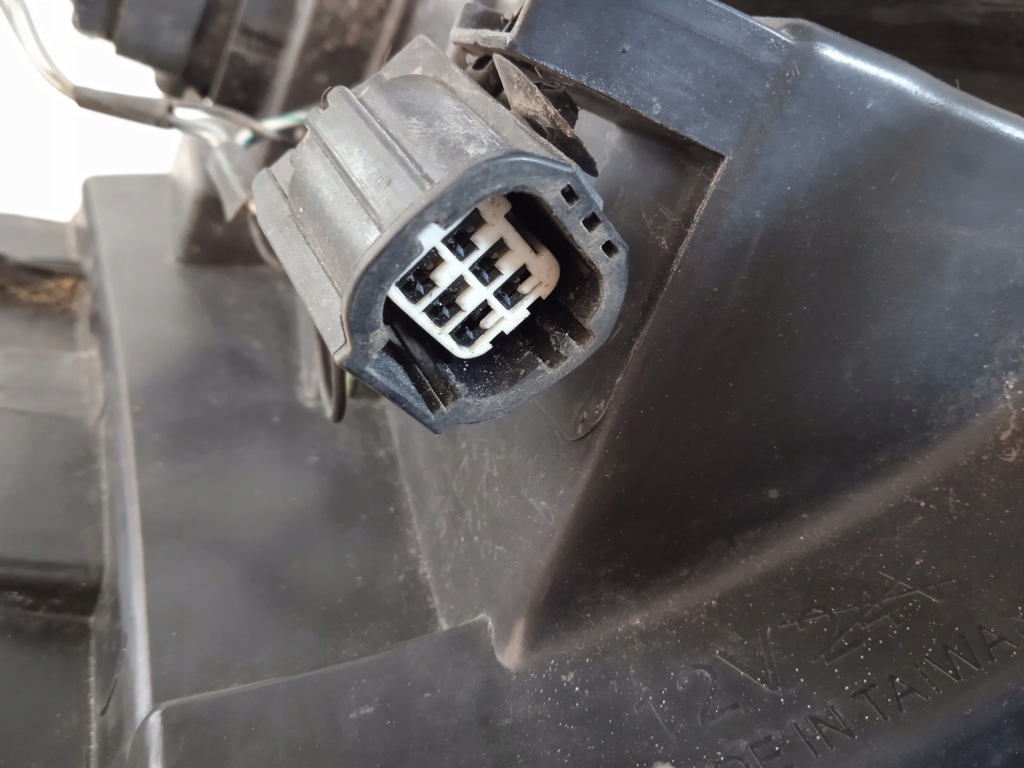 фото №9, Town country v 10- 20 лампа задняя правая usa