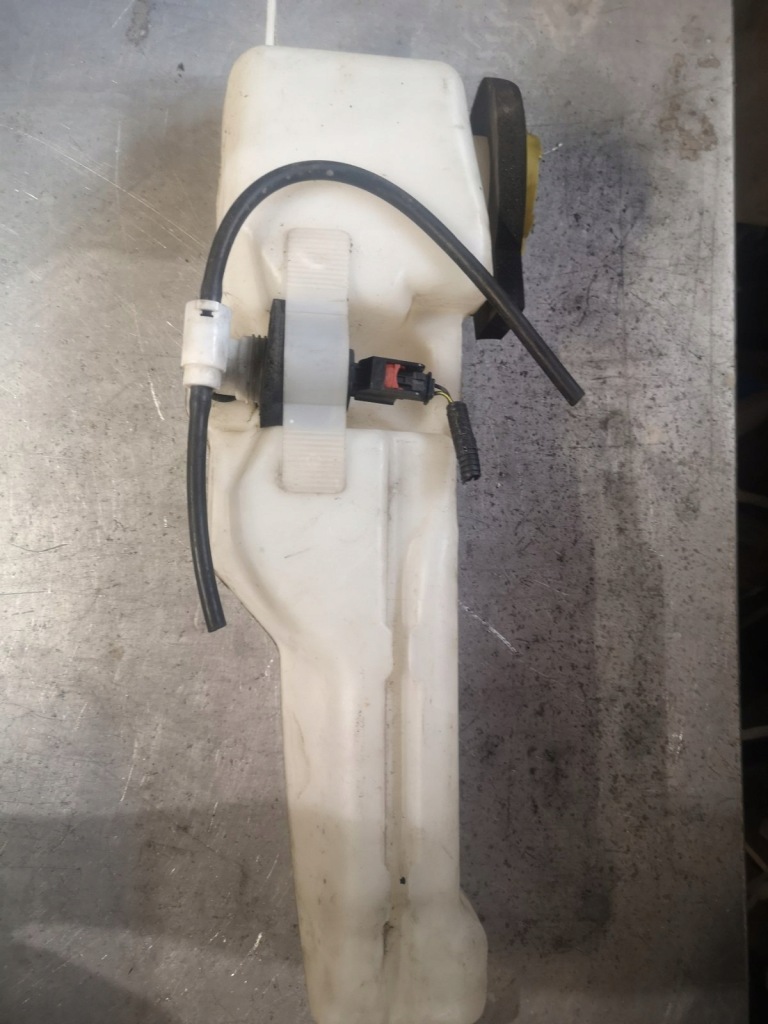 фото №1, Chrysler pt cruiser бак жидкость 05152059aa