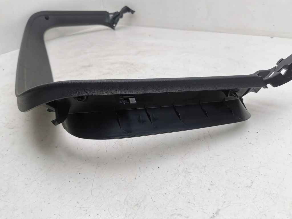 фото №8, Audi a1 2023 отделка задний стекло