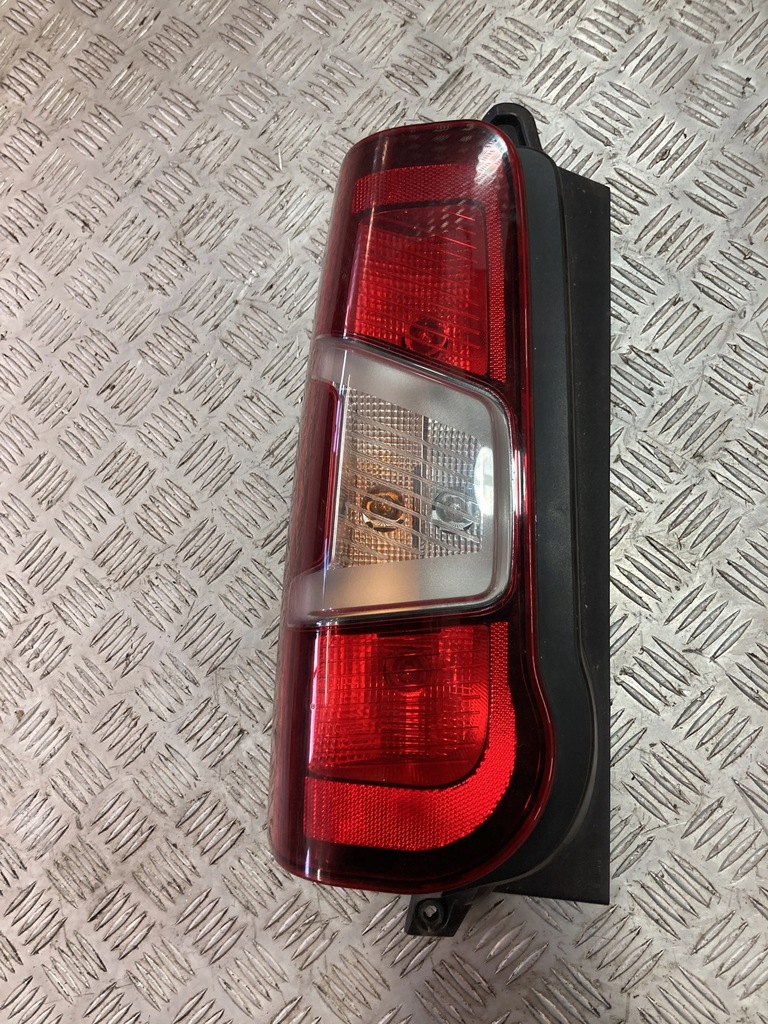 фото №1, Лампа лівий задня opel combo e 18-