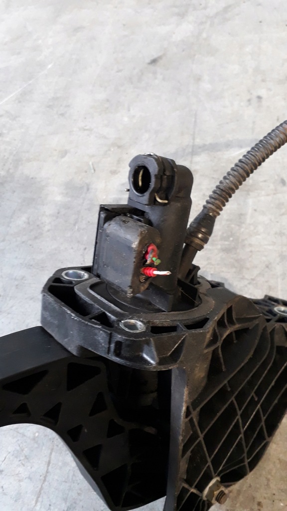 фото №7, Педаль сцепления 1k1721059er skoda octavia ii