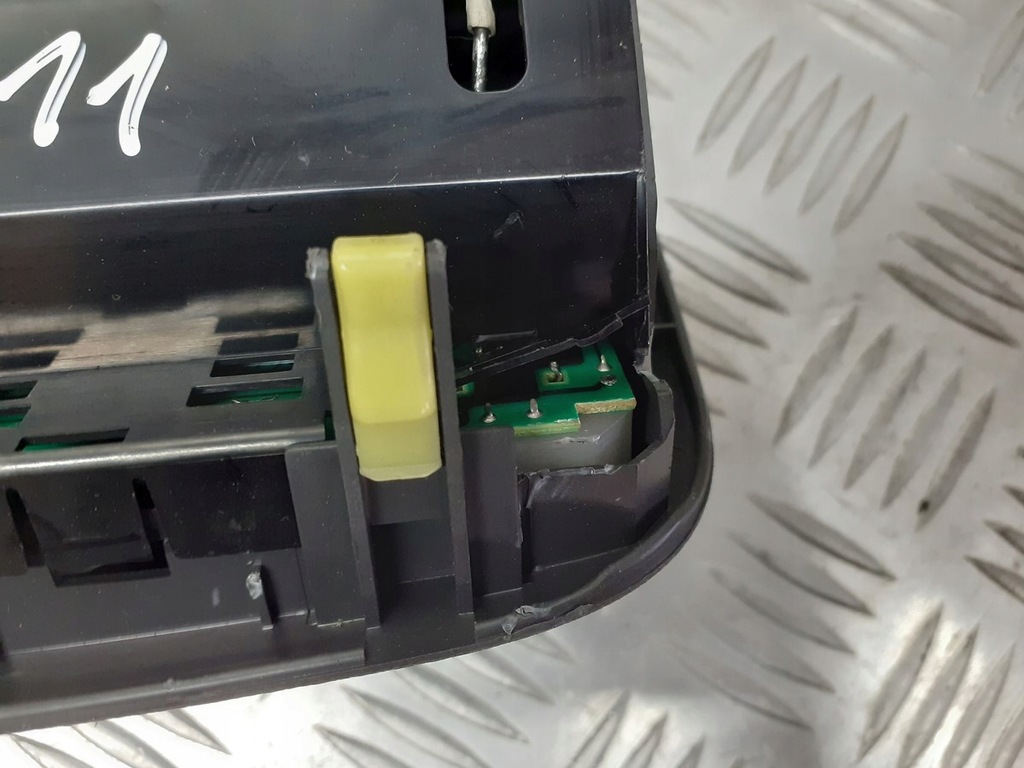 фото №6, Дисплей toyota corolla e11 86110-12030