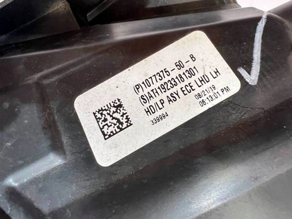 Tesla model 3 3 17-20 фара full led ліва перед Доставка