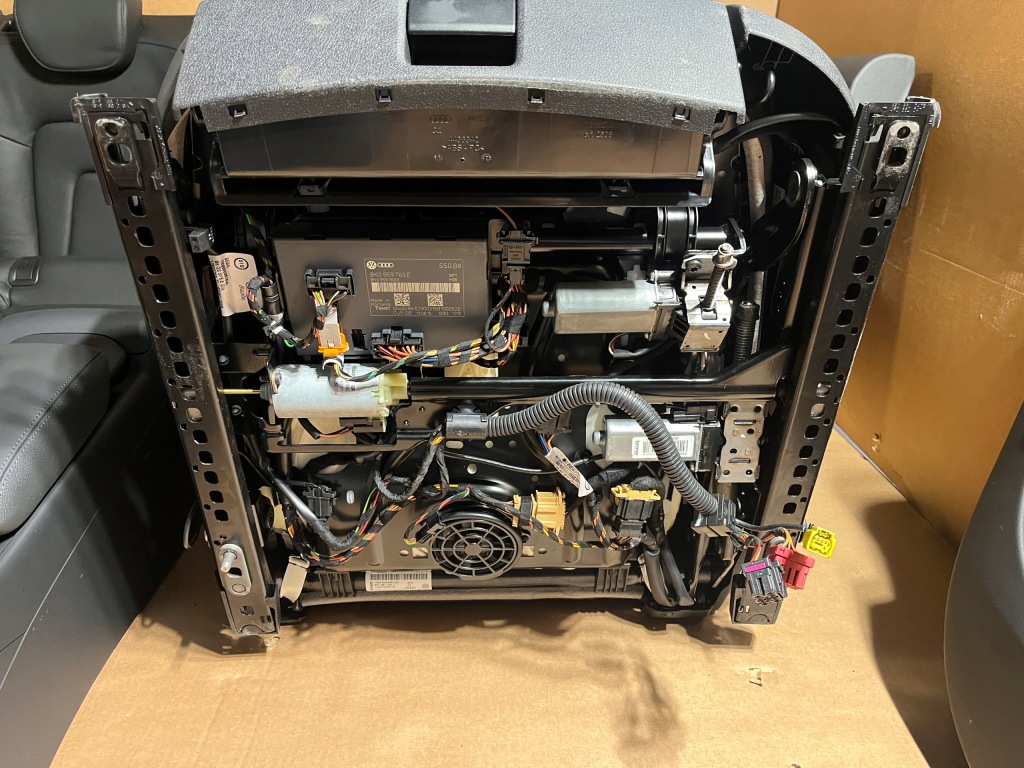 фото №12, Audi a5 8t sportback сиденья grzene вентилируемые обшивки заднее сиденье комплект новый