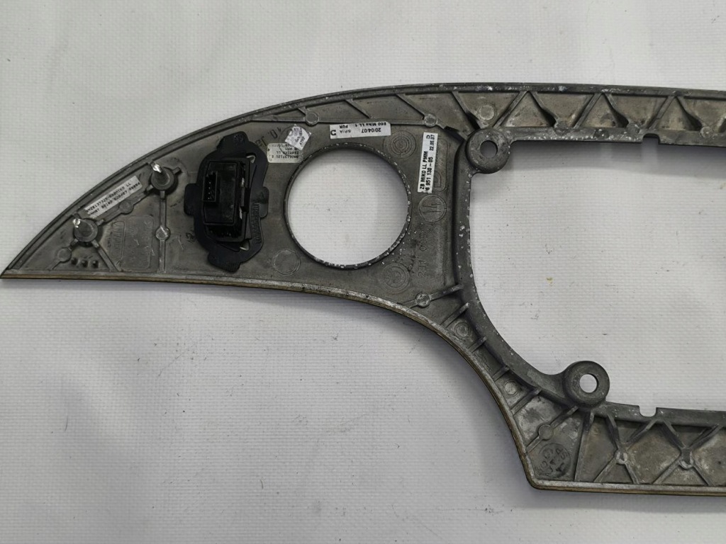 Рамка декоративная  переключения передач bmw e61 6951130 Цена