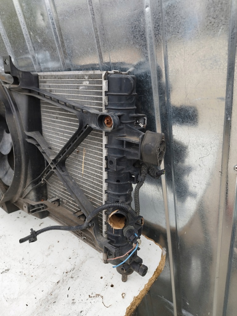 Радиатор воды + вентилятор opel astra h 3 zafira b 1.8 бензин Киев