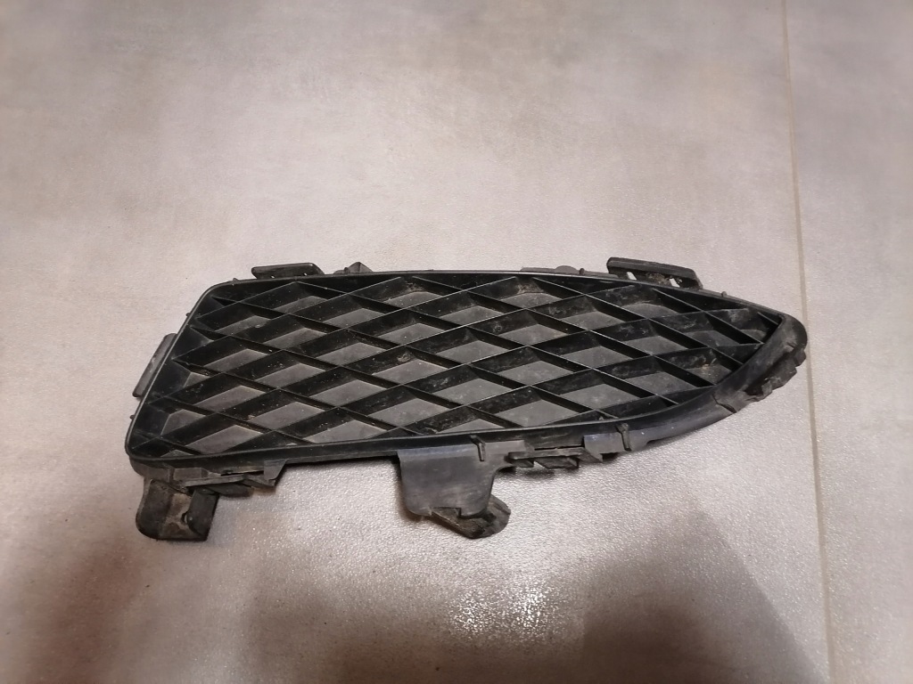 Купить Mazda 3 iii 03-06 rok левая решётка бампера перед