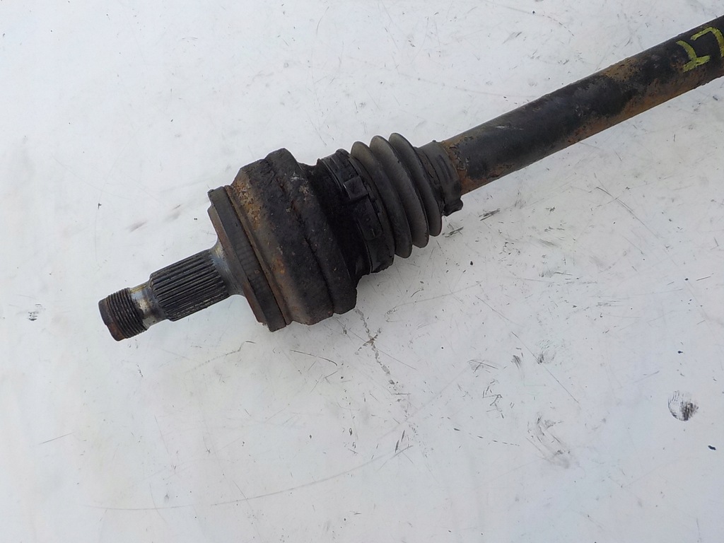 фото №3, Mercedes w204 3.0 v6 приводной вал левый задняя