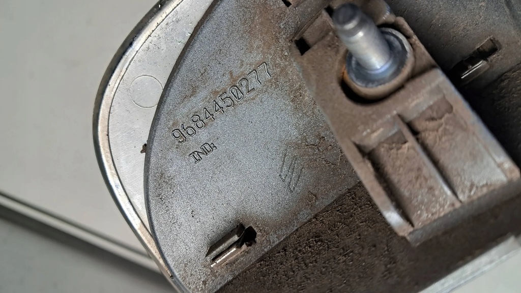 фото №14, Citroen c3 picasso накладка задний крышки багажника 9684450277