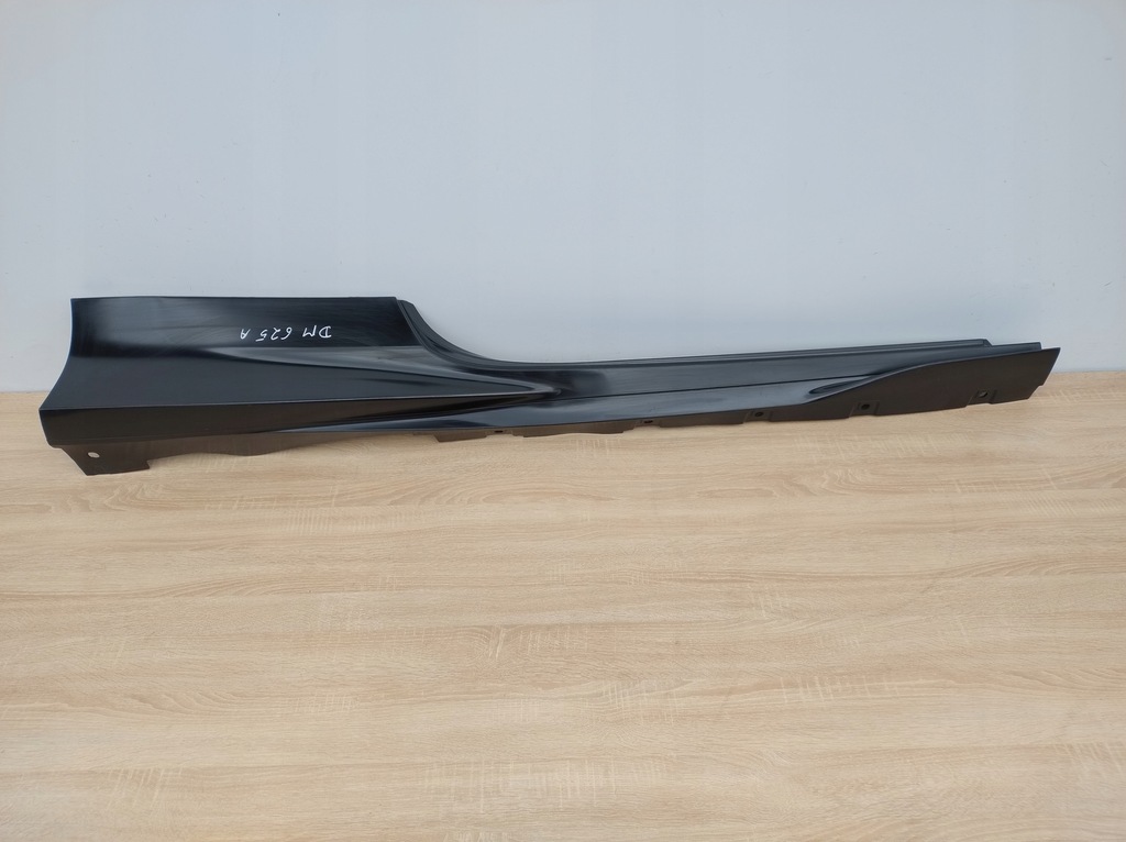 фото №1, Ferrari f8 tributo f142 права молдинг поріг поріг