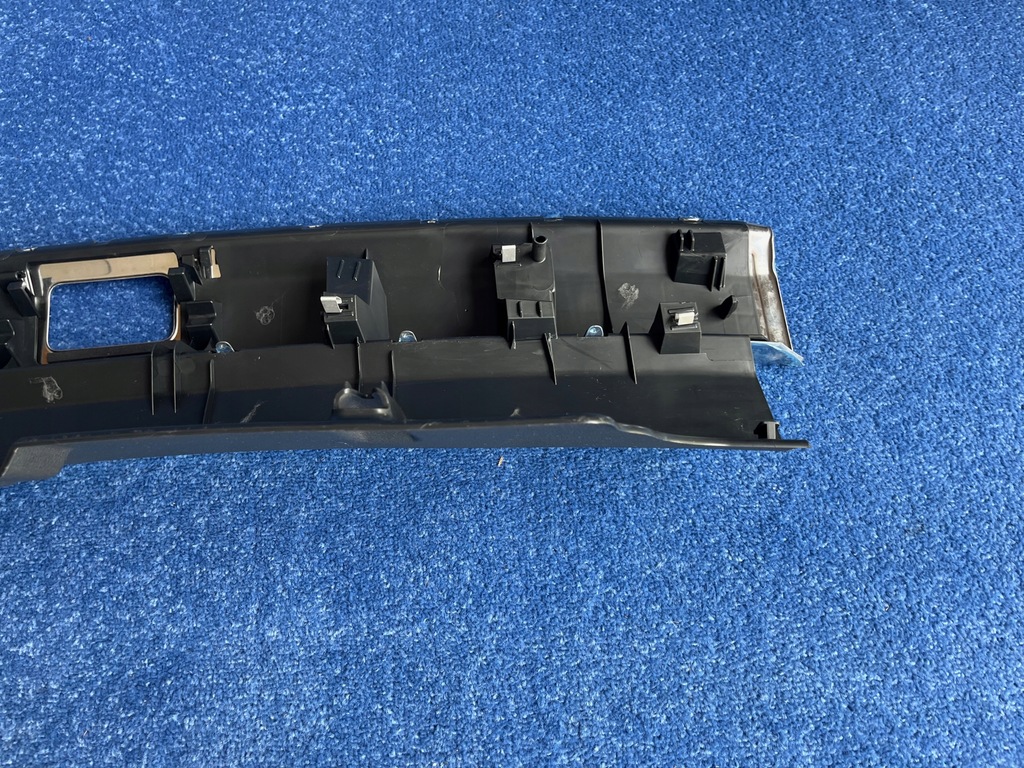 фото №9, Audi q8 sq8 rsq8 защита порог багажника 4m8864483a обивка поперечина заднего