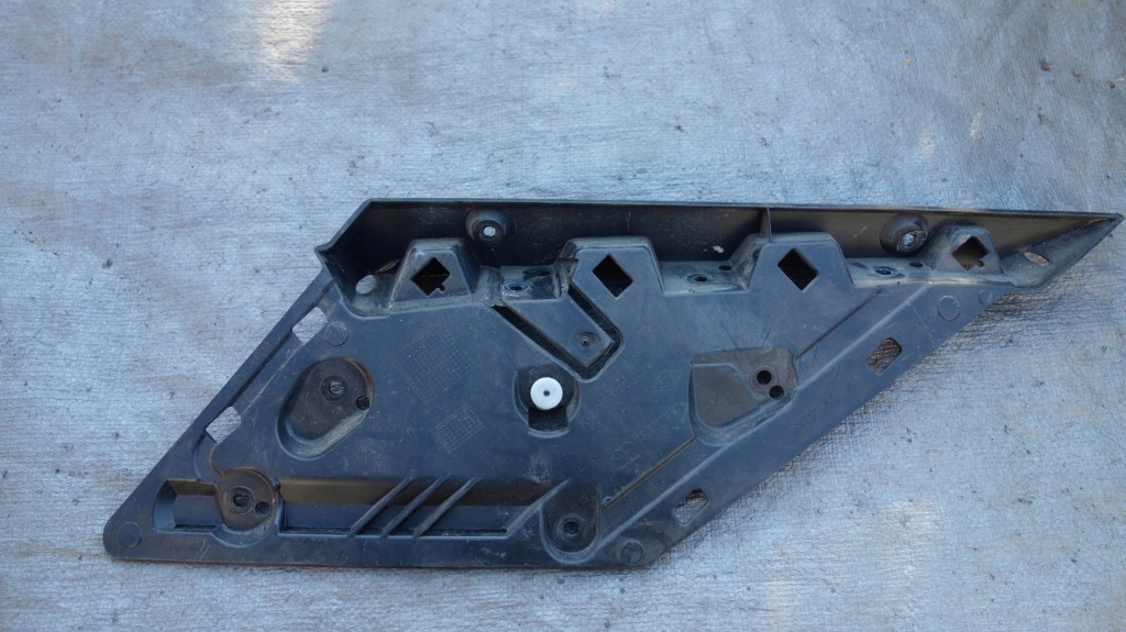 фото №2, Кронштейн накладки лівий задня renault megane iv kombi