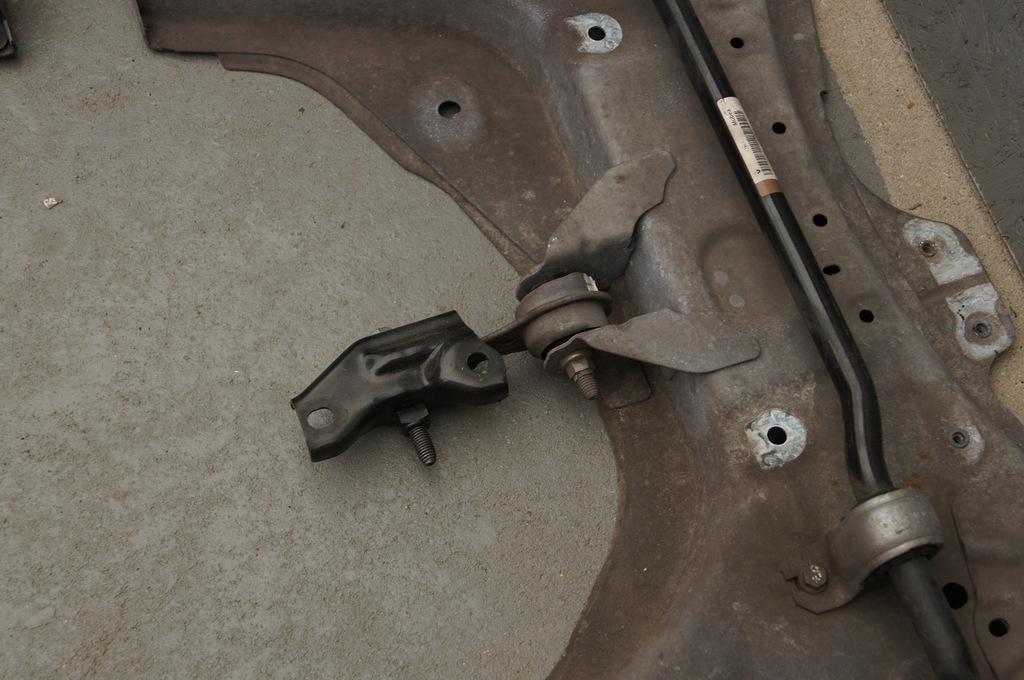 фото №13, Renault clio iv rs 1.6 tce подрамник подрамник pod двигатель