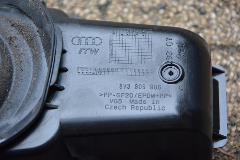 фото №8, Кришка заливної пального audi a3 8v3809906