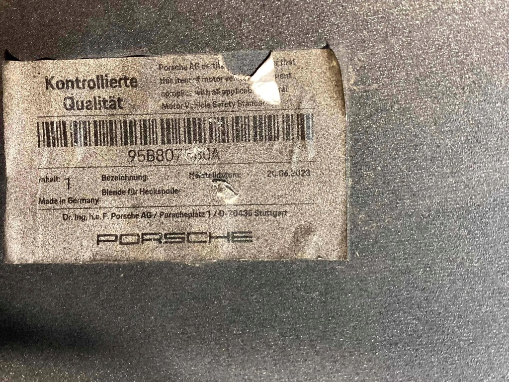 фото №11, Porsche macan 2021 с задний спойлеры