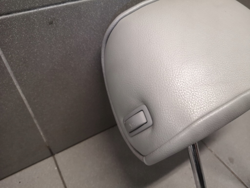 фото №10, Подголовник левый перед vw phaeton siwy кожа