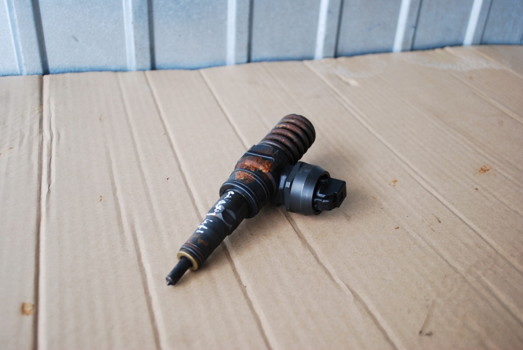 фото №1, Насос-форсунка ford galaxy lift 1.9 tdi 038130073ak